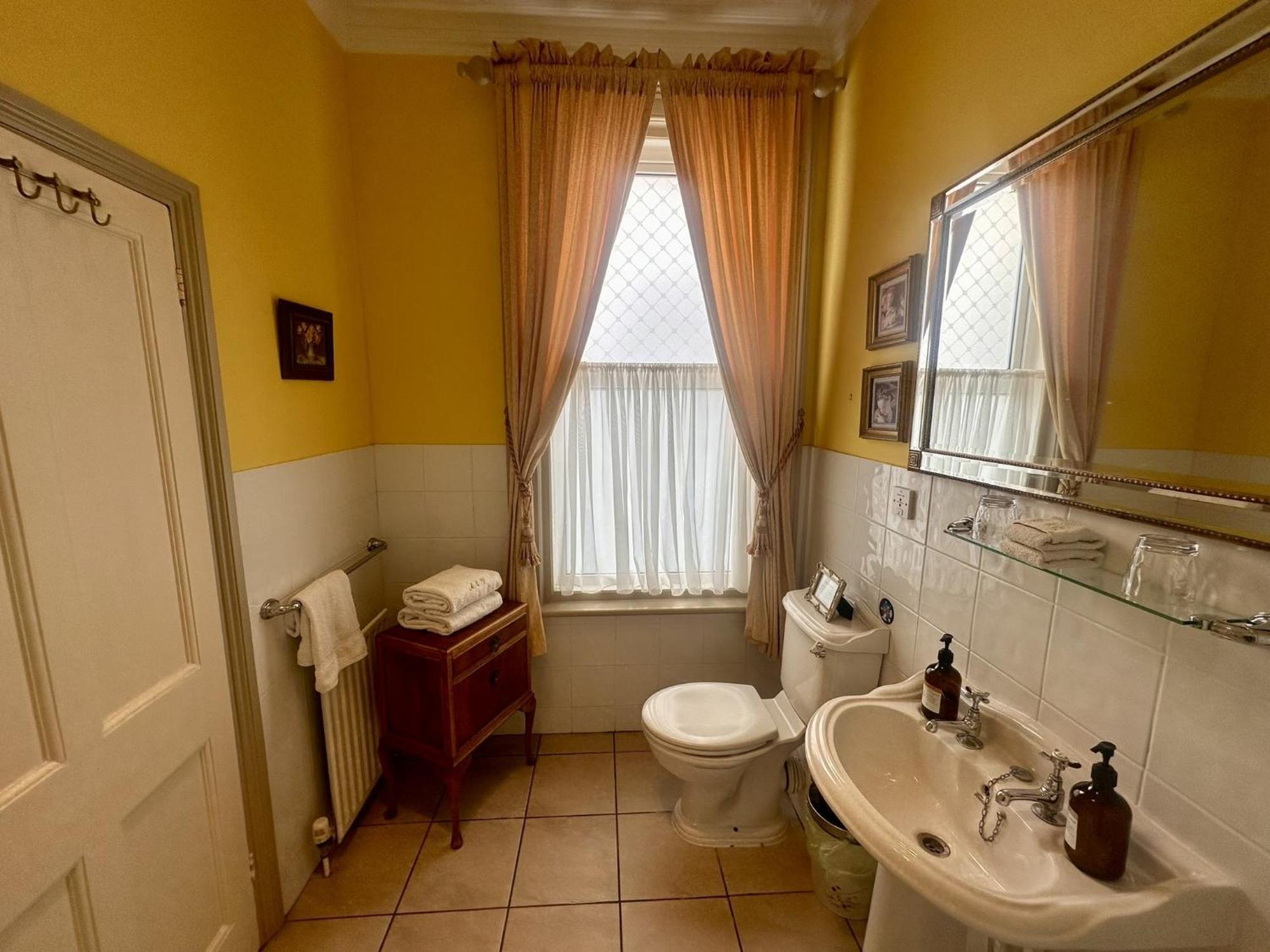 Albert & Victoria Guest House AEGON International Pokoj fotografie