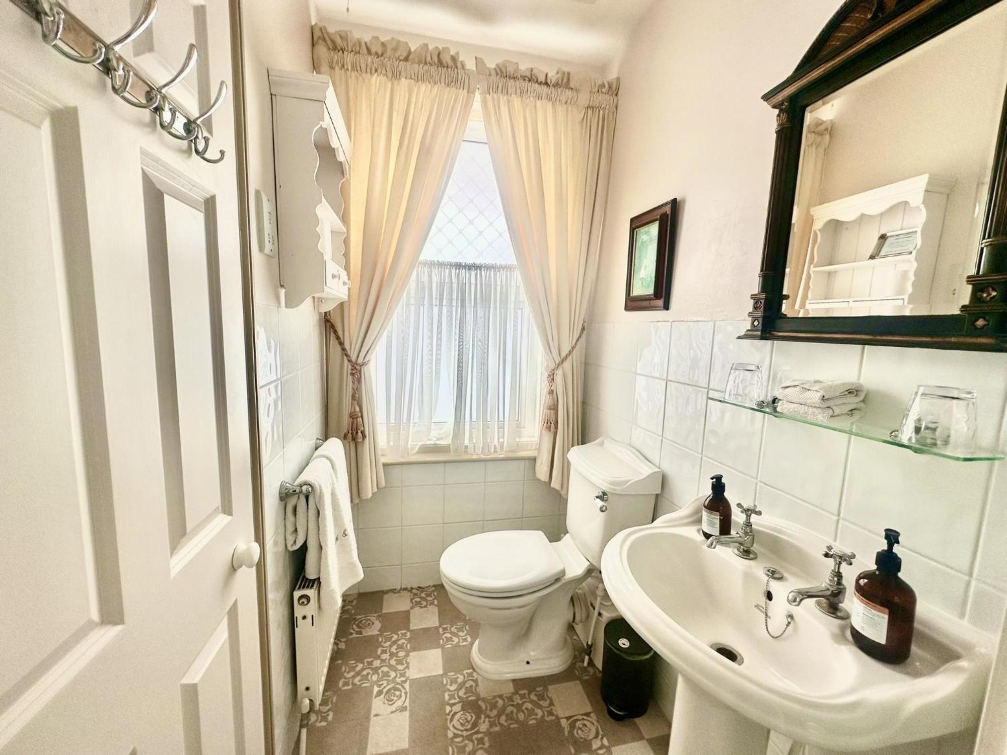 Albert & Victoria Guest House AEGON International Pokoj fotografie