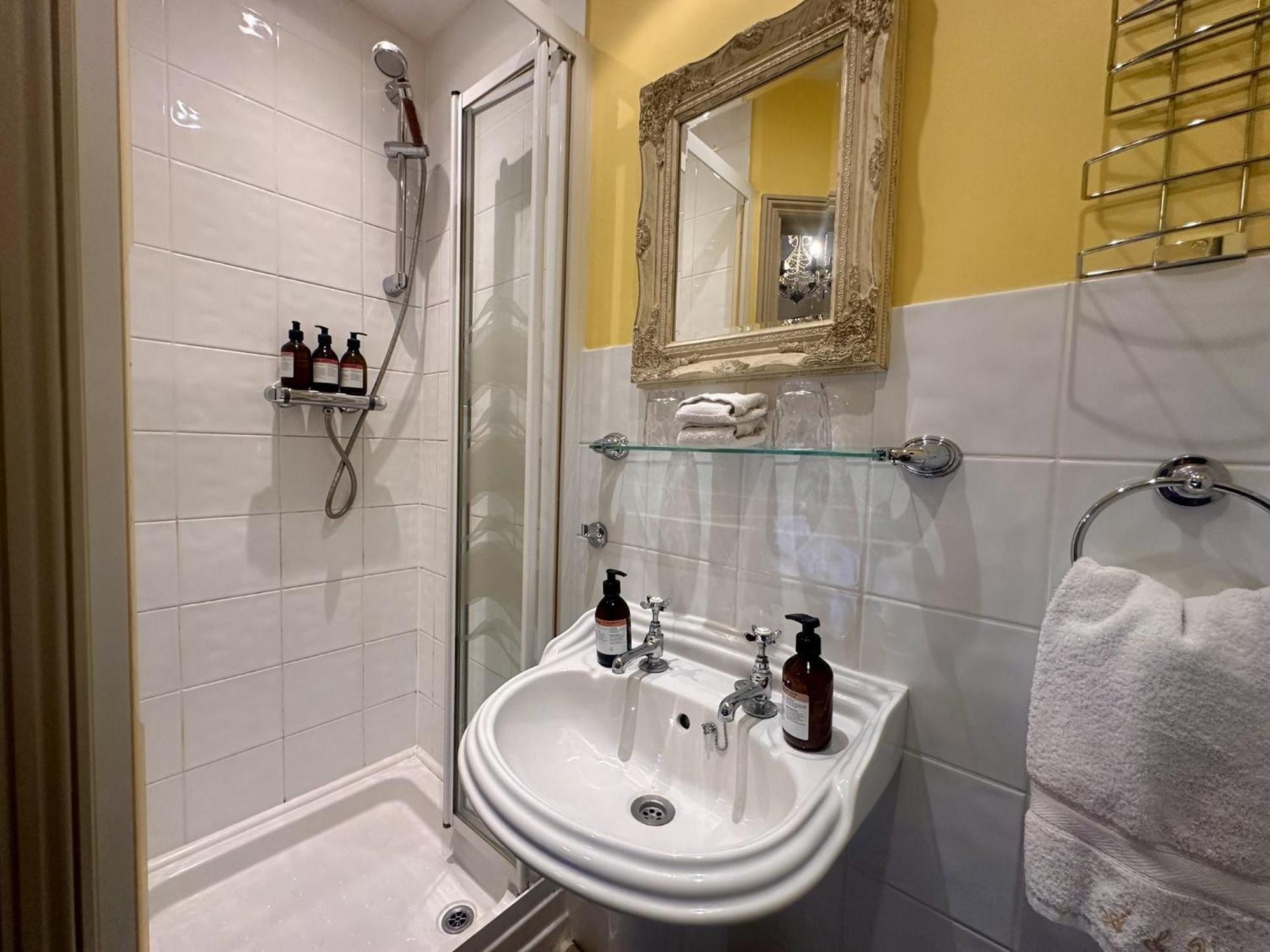 Albert & Victoria Guest House AEGON International Pokoj fotografie