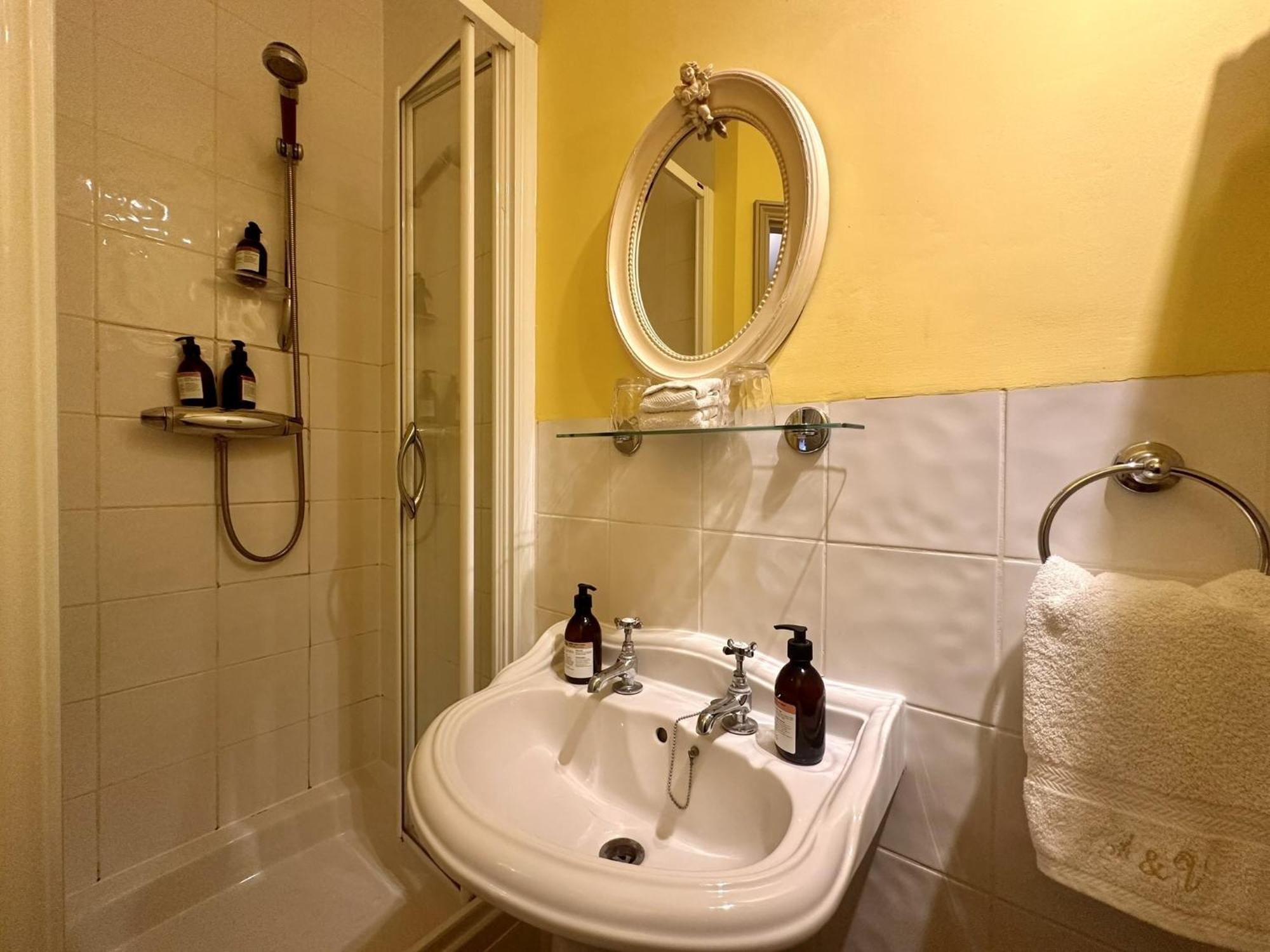 Albert & Victoria Guest House AEGON International Pokoj fotografie