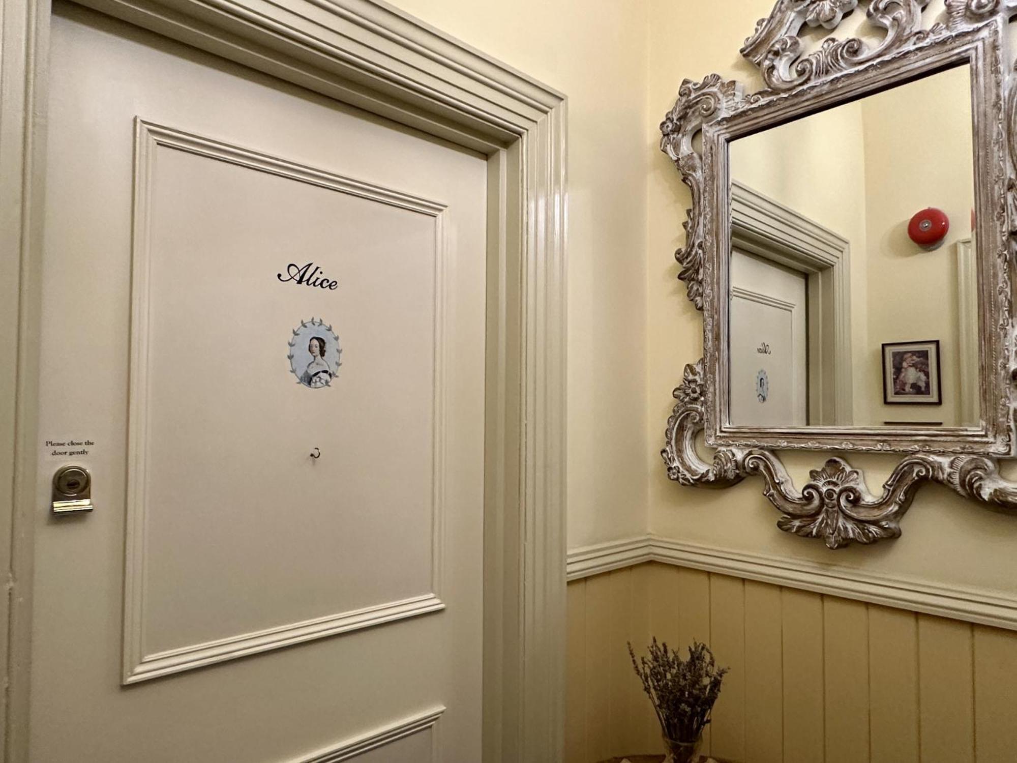 Albert & Victoria Guest House AEGON International Pokoj fotografie